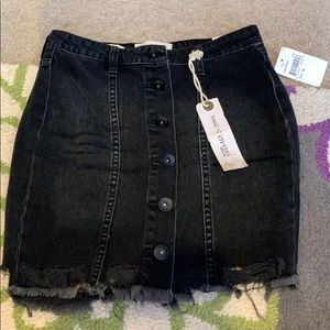 BUTTON FRONT BLACK DENIM SKIRT